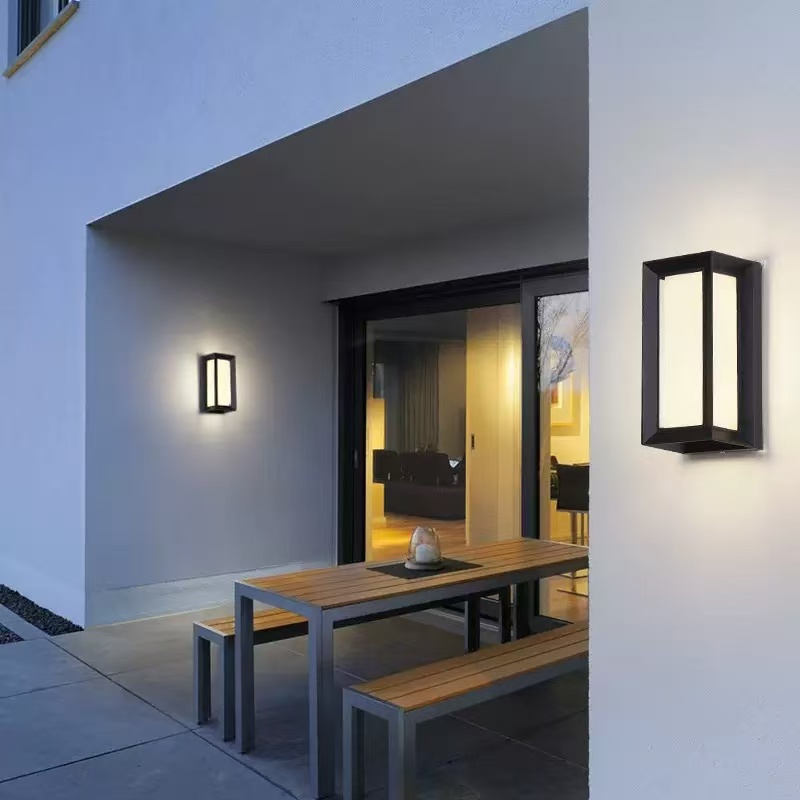 Lampada da parete per esterni  - Smart Zigbee Garden Light recensione e prezzo